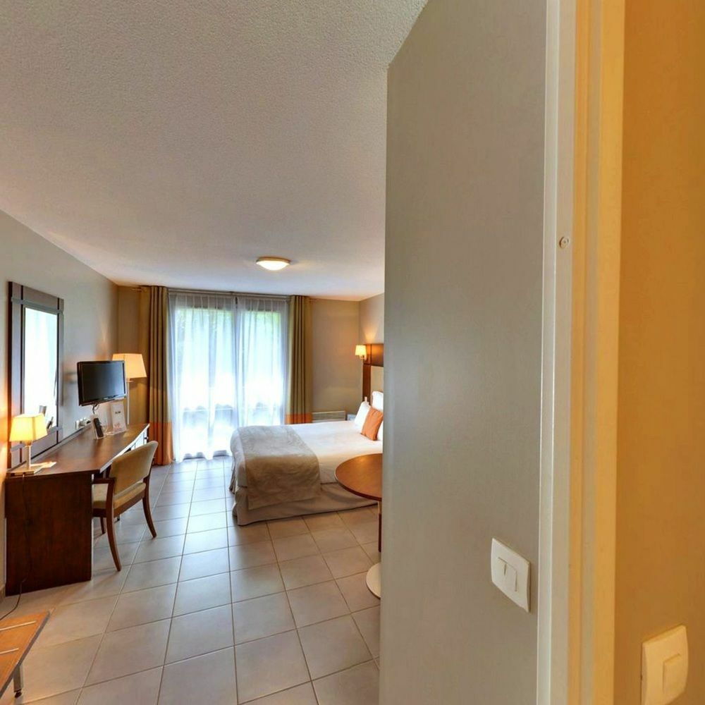 Hotel Residence Les Pins Galants Тунефей Екстериор снимка