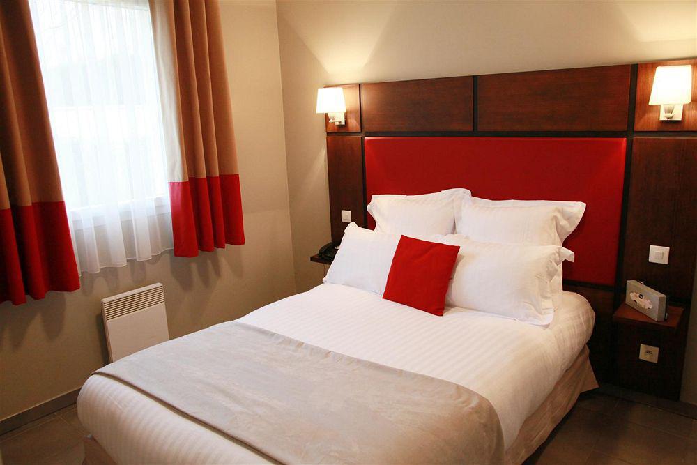 Hotel Residence Les Pins Galants Тунефей Екстериор снимка